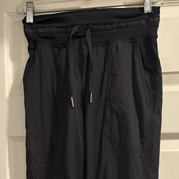 Lululemon Dance Studio Cropped Pant - Picture 1 of 5